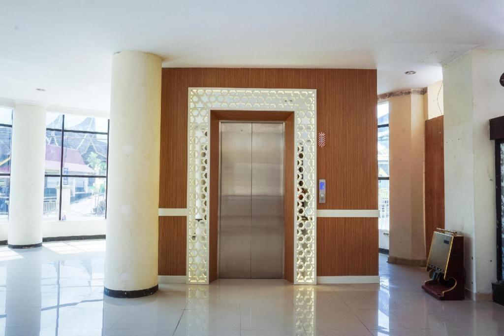 รังกาโยบาซา โฮเต็ล ปาดังปันจัง Hotel บูกิตติงกี ภายนอก รูปภาพ
