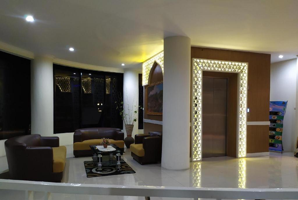 รังกาโยบาซา โฮเต็ล ปาดังปันจัง Hotel บูกิตติงกี ภายนอก รูปภาพ